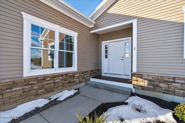 $498,000 | 1 Elena Court, Halfmoon, NY 12065