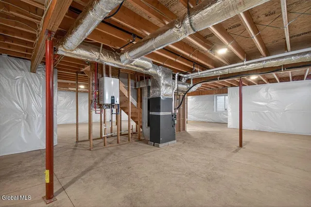 $498,000 | 1 Elena Court, Halfmoon, NY 12065