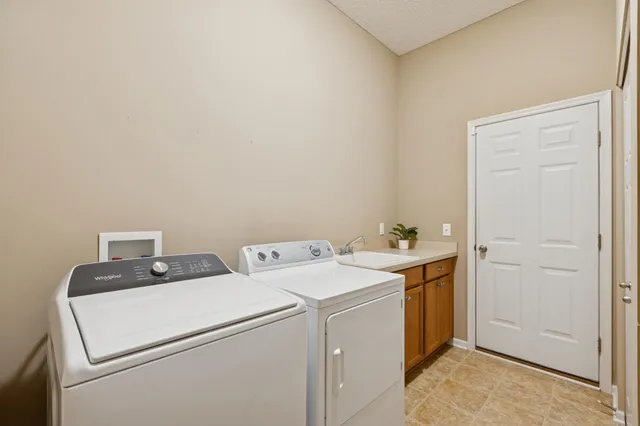 $425,000 | 6736 99th Avenue North, Brooklyn Park, MN 55445