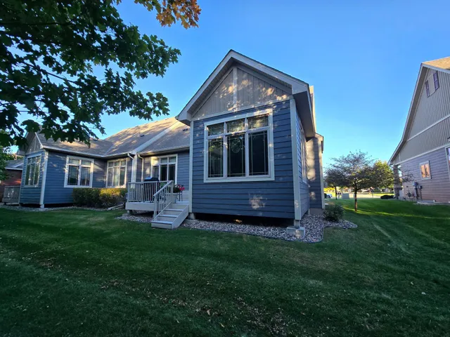 $425,000 | 6736 99th Avenue North, Brooklyn Park, MN 55445