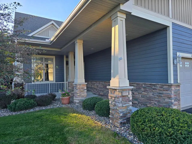 $425,000 | 6736 99th Avenue North, Brooklyn Park, MN 55445