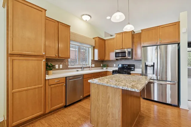 $425,000 | 6736 99th Avenue North, Brooklyn Park, MN 55445