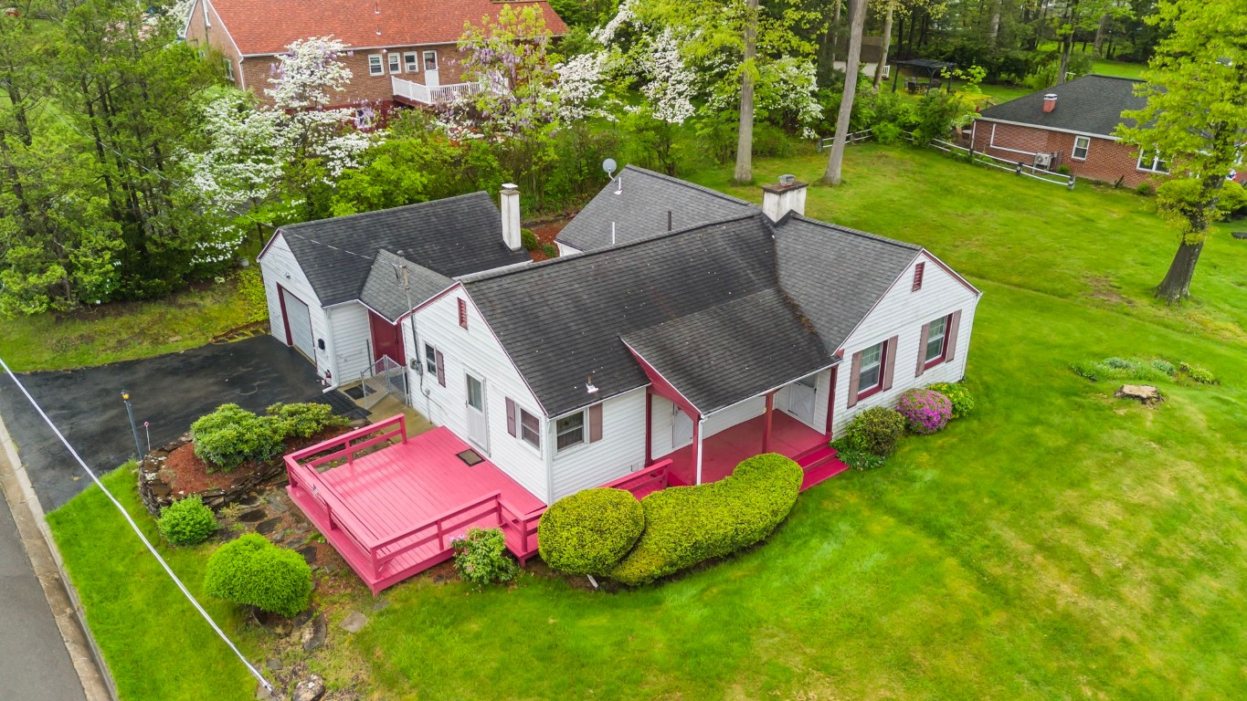 2906 Country Club Road Endicott, NY 13760 - Photo 31 of 33 Gallery Image 31
