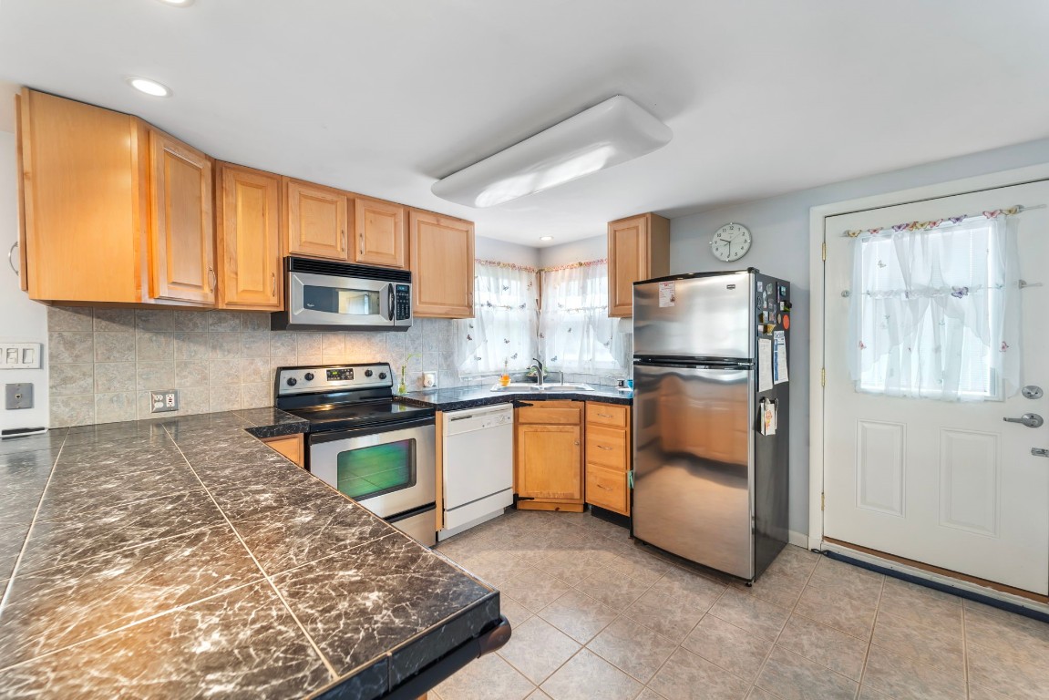 2906 Country Club Road Endicott, NY 13760 - Photo 6 of 33 Gallery Image 6