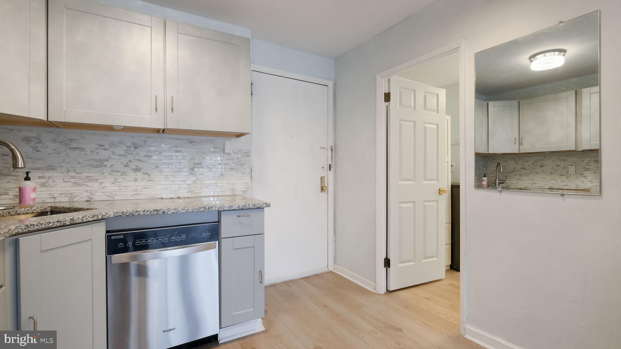 3900 West Ford Road, Unit 11J Philadelphia, PA 19131 - Photo 7 of 35 Entarance