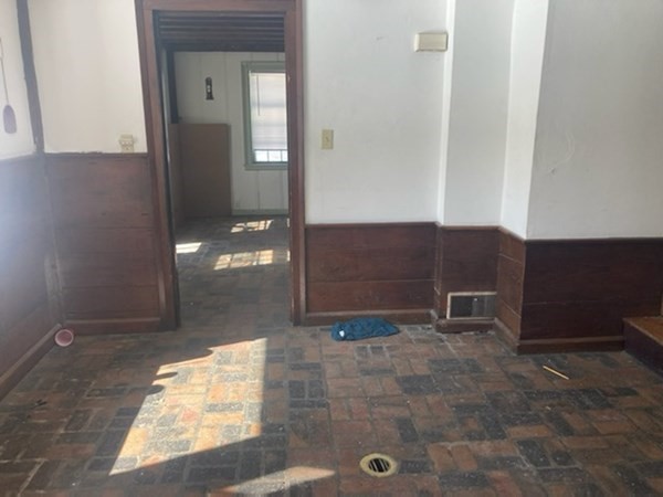 136 West Union Street Ashland, MA 01721 - Photo 5 of 15