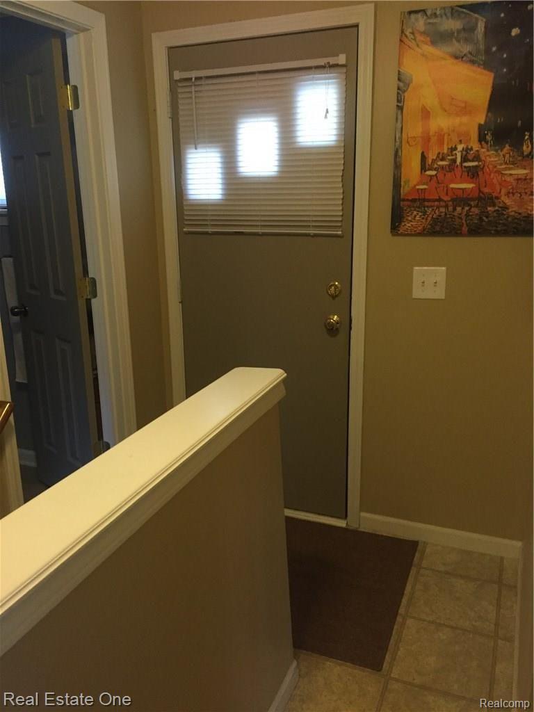 679 West Baker Road Highland, MI 48357 - Photo 19 of 39 Back Entry Way