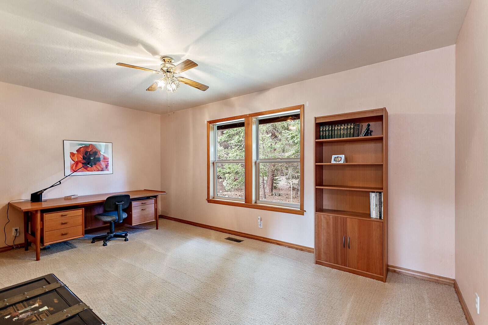 18798 North Applegate Road Grants Pass, OR 97527 - Photo 21 of 34 2nd Bedroom currently being used as an office