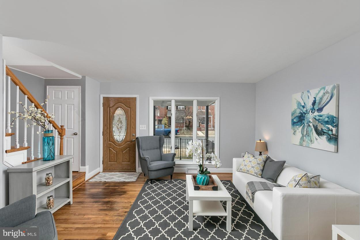 1960 Ormand Road Baltimore, MD 21222 - Photo 5 of 26 Living Room