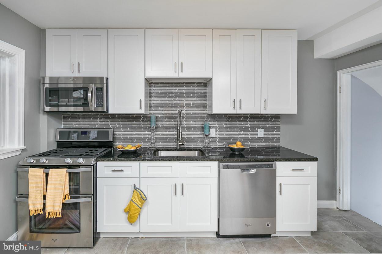 1960 Ormand Road Baltimore, MD 21222 - Photo 10 of 26 Kitchen