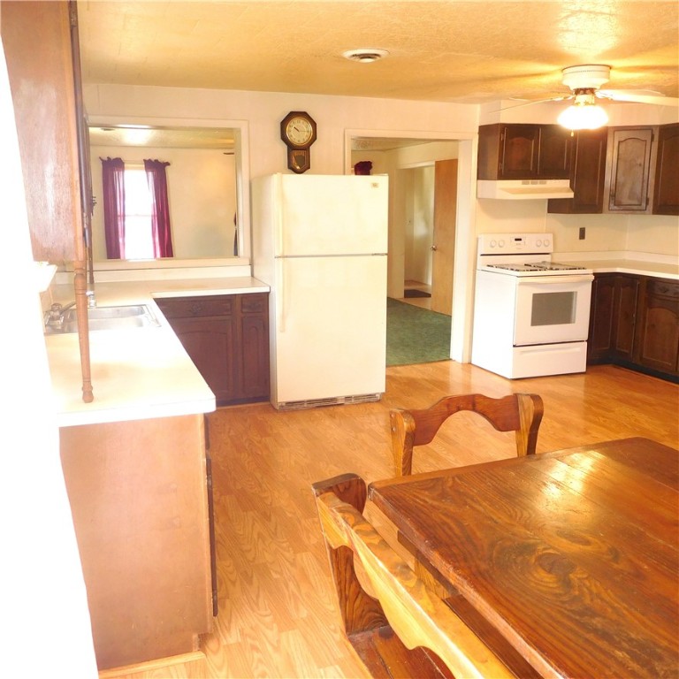 16091 Carr Road Kendall, NY 14476 - Photo 8 of 32 Sliding door exit