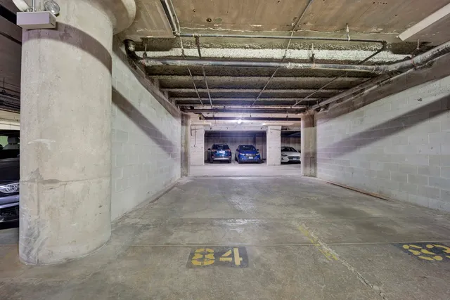 a view of empty room with an empty space