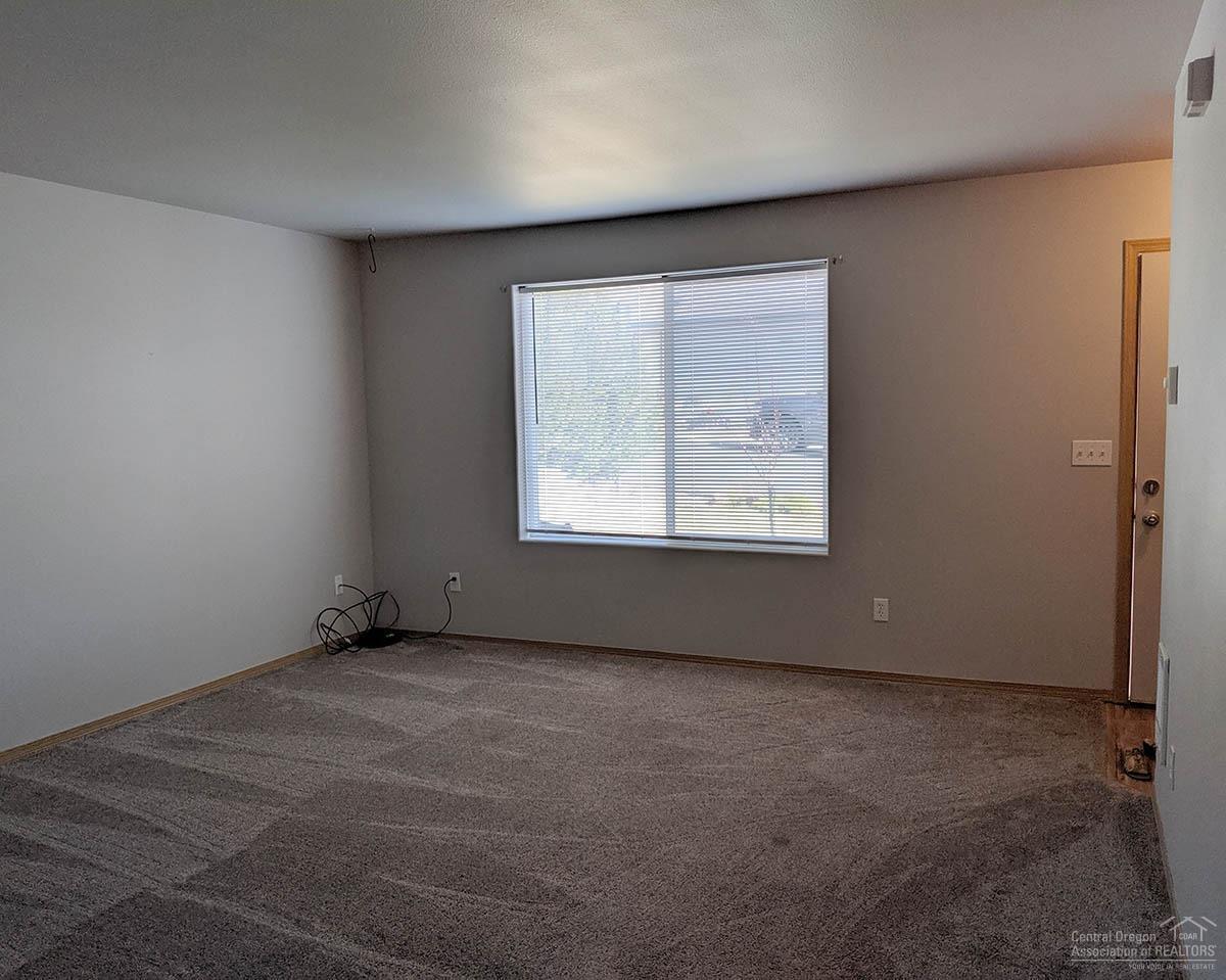 20121 Hawes Lane Bend, OR 97702 - Photo 5 of 15 Additional Photo