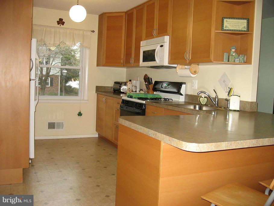 103 Cherry Valley Road Reisterstown, MD 21136 - Photo 12 of 21 Kitchen