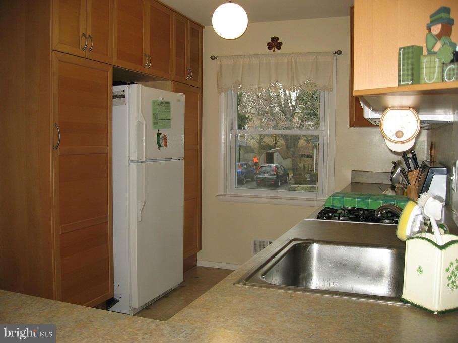103 Cherry Valley Road Reisterstown, MD 21136 - Photo 13 of 21 Kitchen