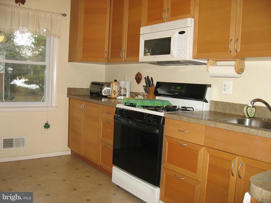 103 Cherry Valley Road Reisterstown, MD 21136 - Photo 14 of 21 Kitchen