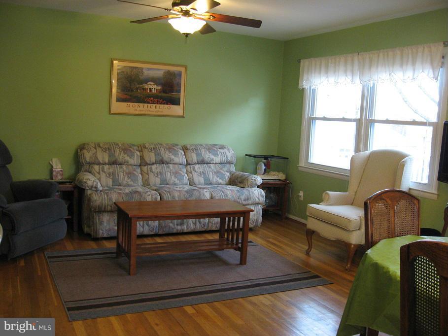 103 Cherry Valley Road Reisterstown, MD 21136 - Photo 7 of 21 Living Room