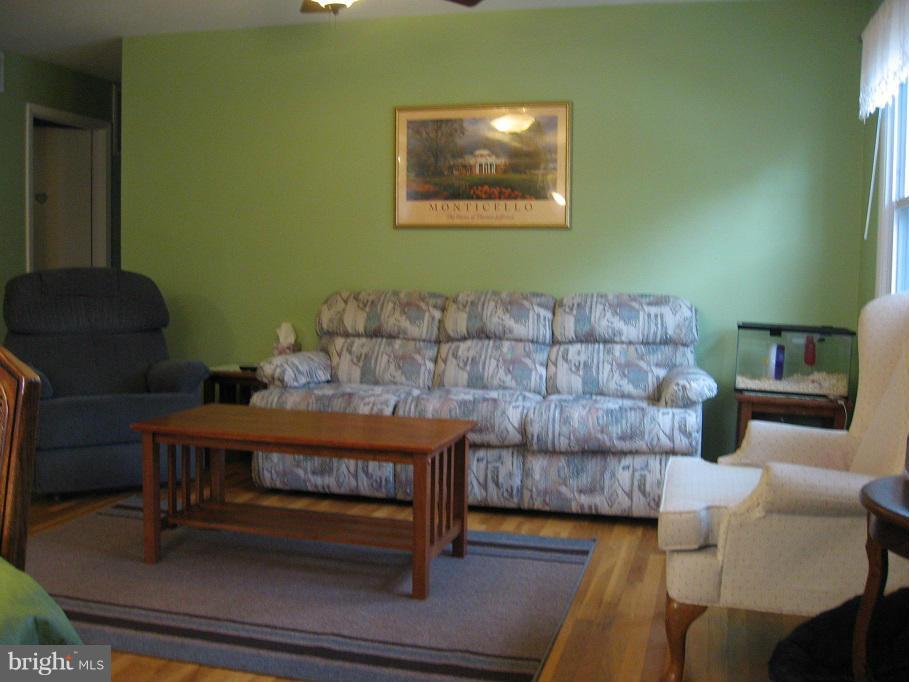 103 Cherry Valley Road Reisterstown, MD 21136 - Photo 8 of 21 Living Room