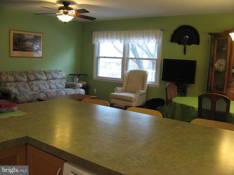 103 Cherry Valley Road Reisterstown, MD 21136 - Photo 9 of 21 Interior (General)
