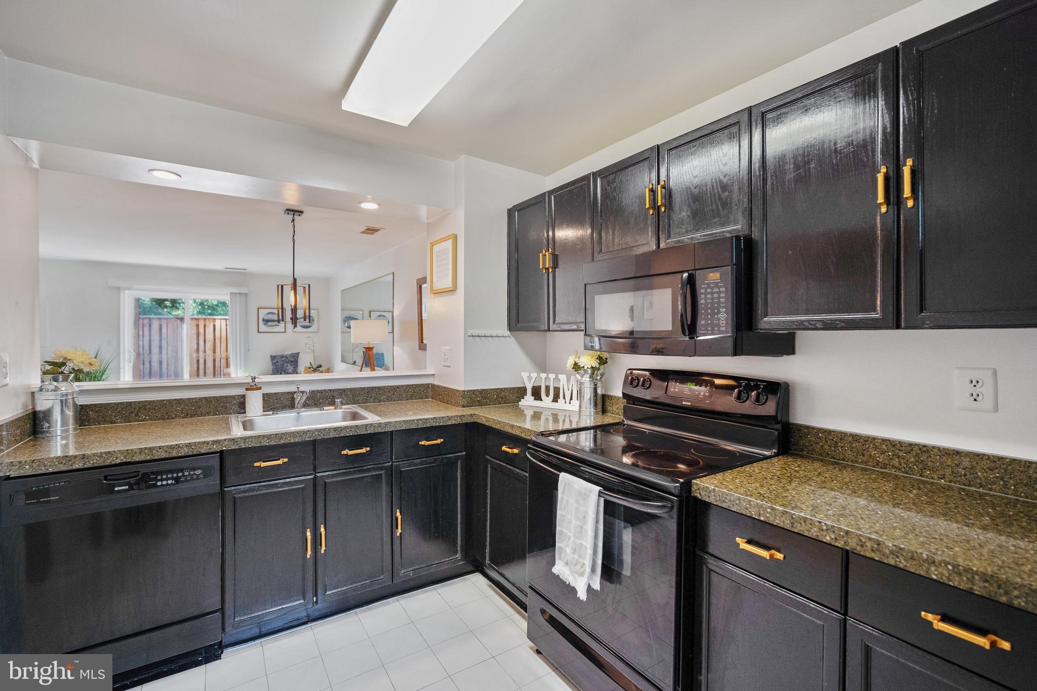 3920 9th Road South Arlington, VA 22204 - Photo 9 of 28 Gallery Image 9