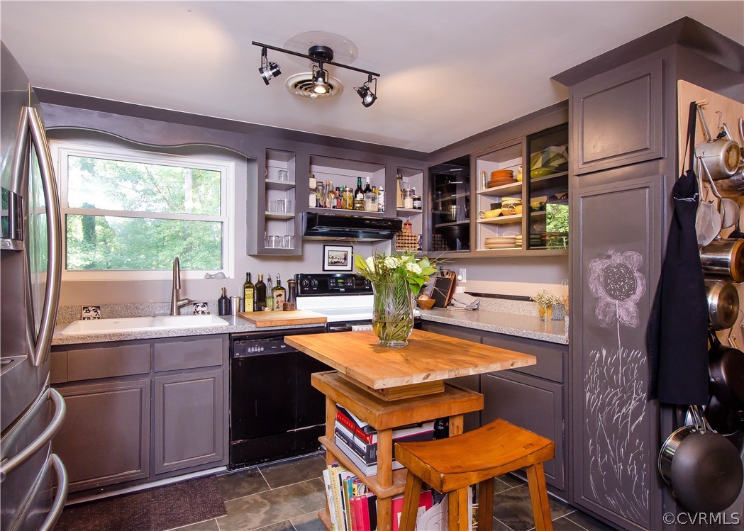7638 Redbud Road Richmond, VA 23235 - Photo 13 of 32 Kitchen appliances include a Samsung stainless ste