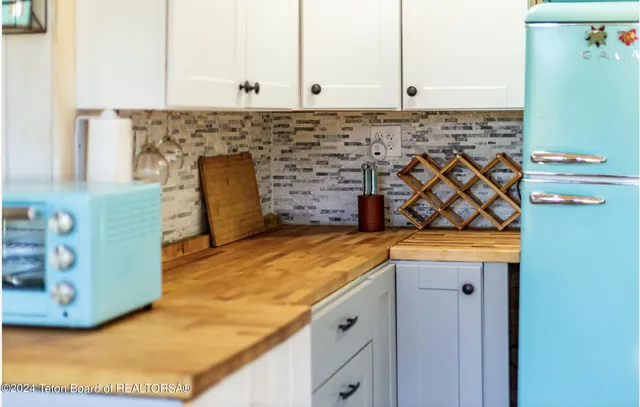 $249,000 | 8 Meeks Road, Dubois, WY 82513