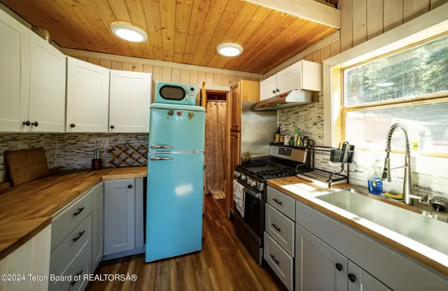 $249,000 | 8 Meeks Road, Dubois, WY 82513