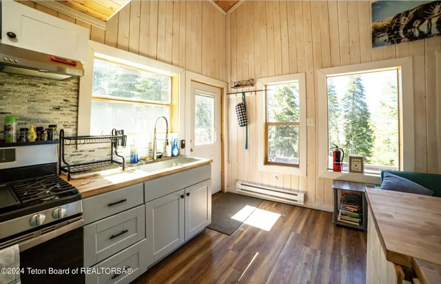 $249,000 | 8 Meeks Road, Dubois, WY 82513