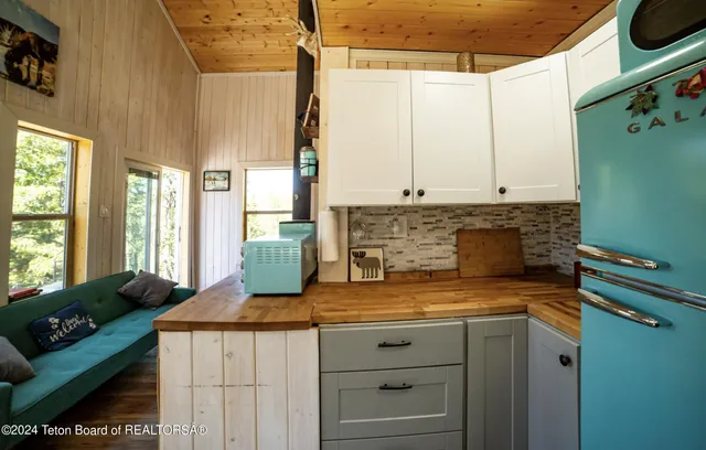 $249,000 | 8 Meeks Road, Dubois, WY 82513