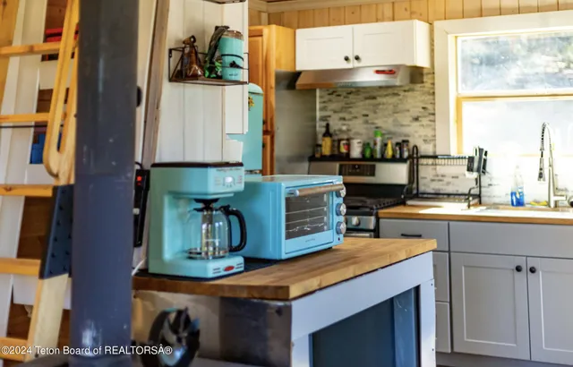 $249,000 | 8 Meeks Road, Dubois, WY 82513