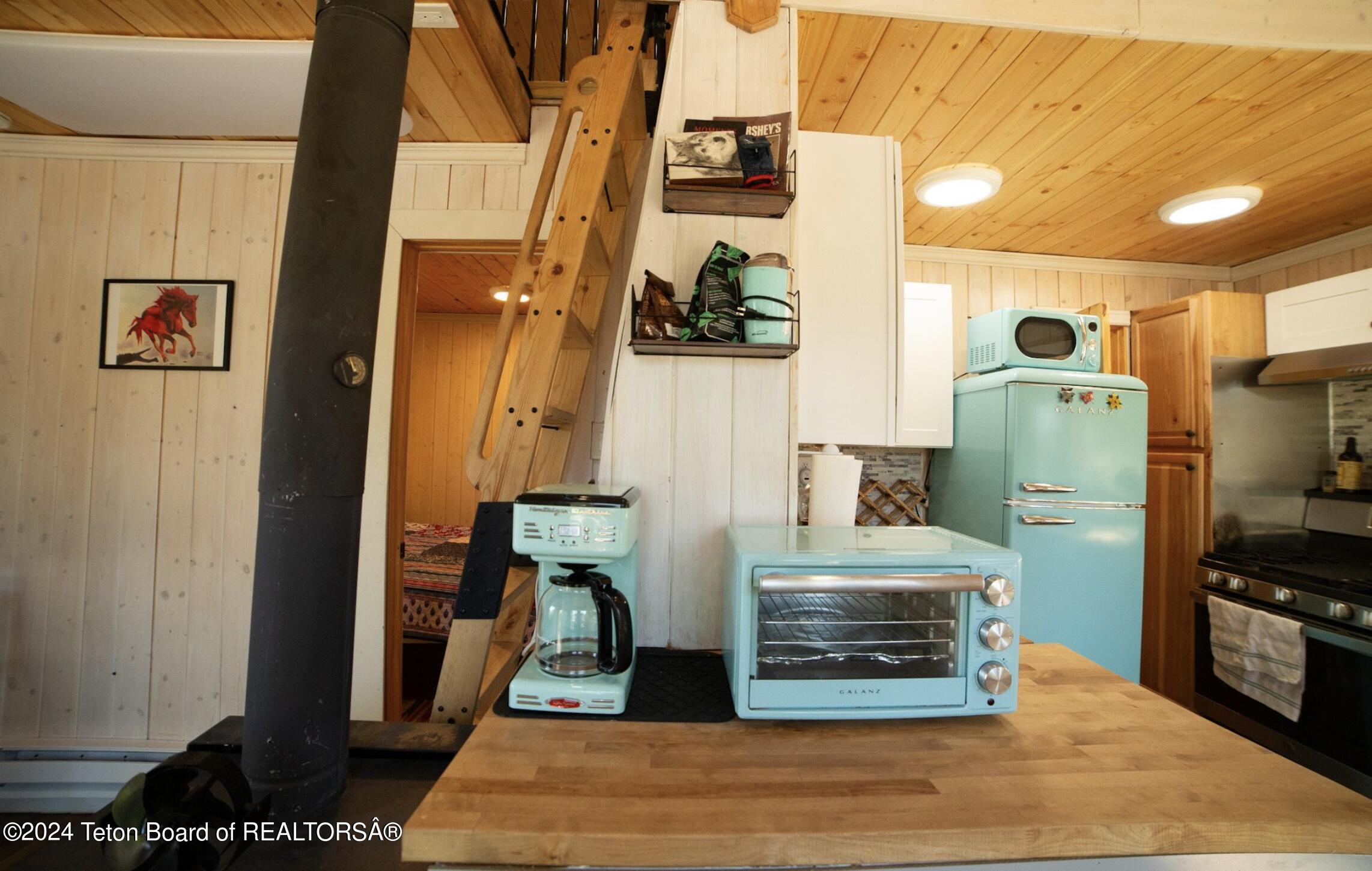 8 Meeks Road Dubois, WY 82513 - Photo 9 of 48 8 Meeks Rd.