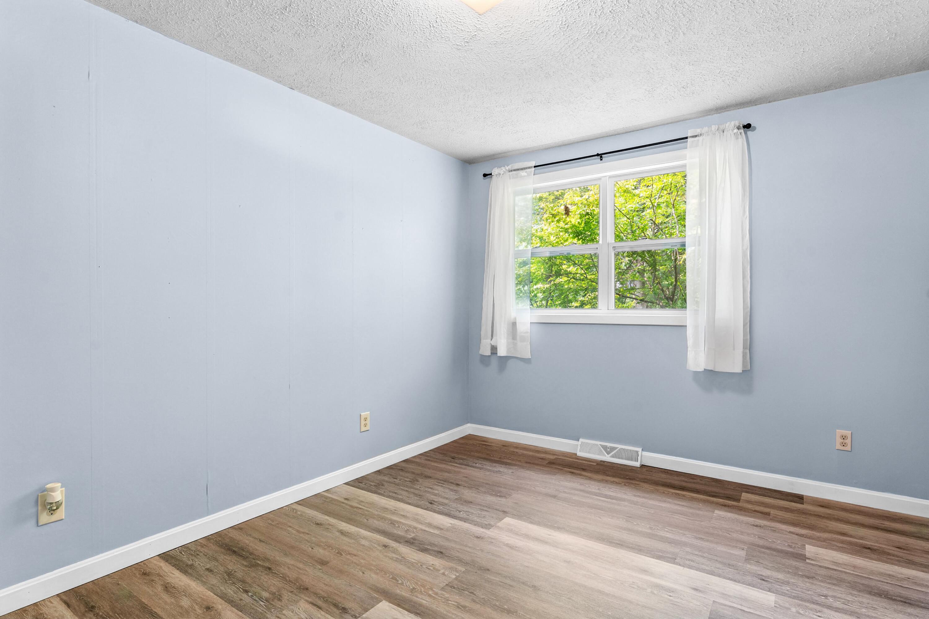 85 Readfield Road Manchester, ME 04351 - Photo 22 of 44 DSC06018