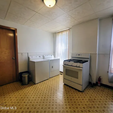 $1,300 | 192 Hill Street, Unit 1, Troy, NY 12180