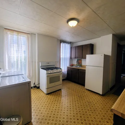 $1,300 | 192 Hill Street, Unit 1, Troy, NY 12180