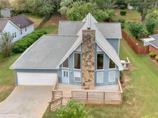 front view of house with a yard