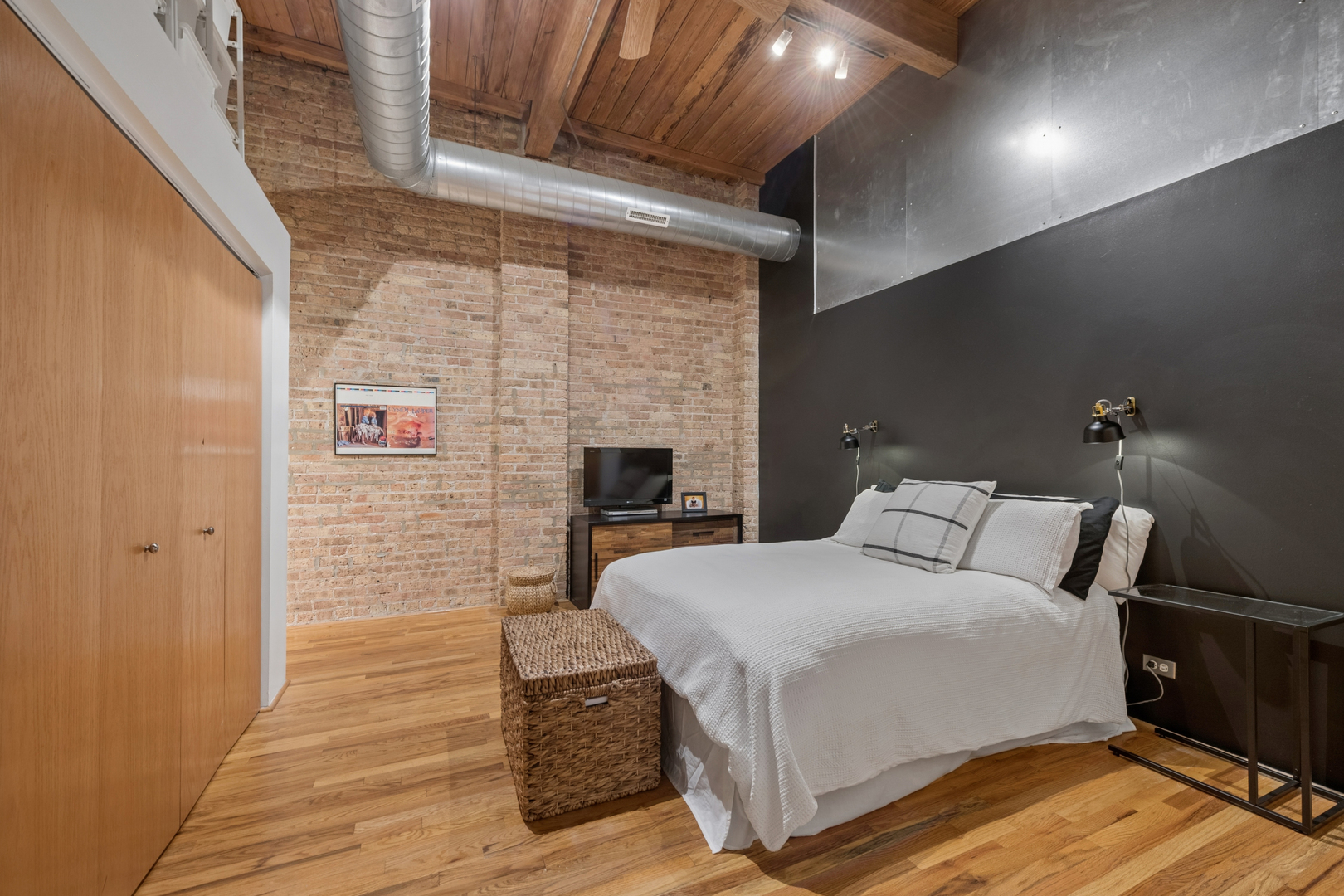 920 West Sheridan Road, Unit 308 Chicago, IL 60613 - Photo 15 of 20