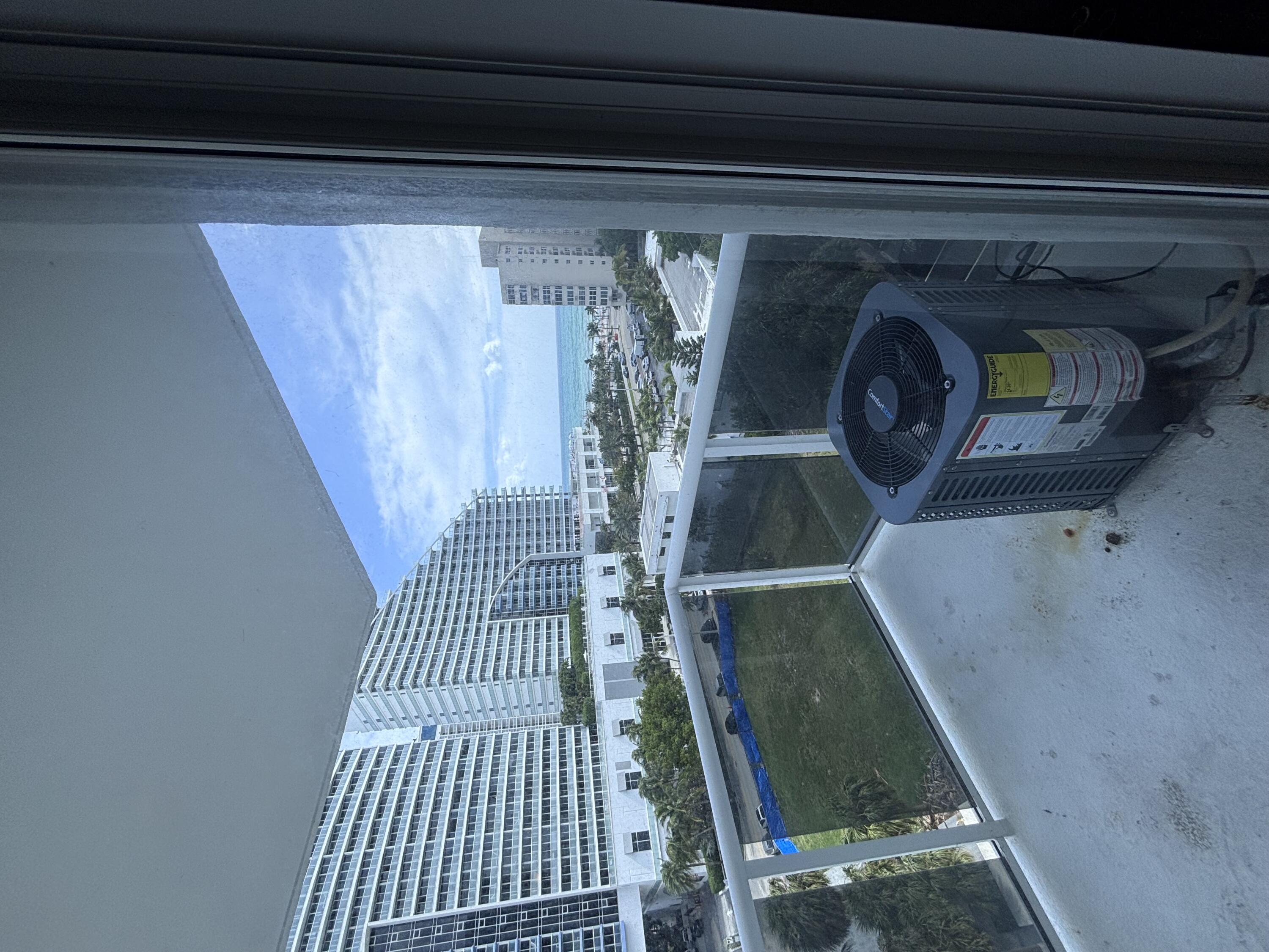 336 North Birch Road, Unit 8D Fort Lauderdale, FL 33304 - Photo 20 of 25 a view of entryway