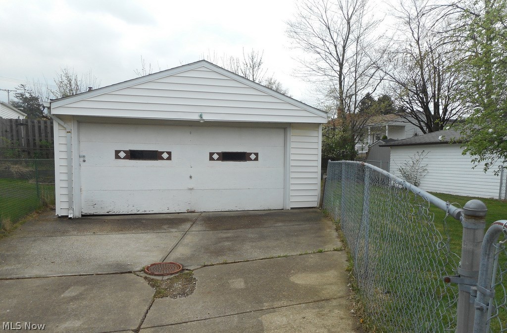 9716 David Road Garfield Heights, OH 44125 - Photo 4 of 23