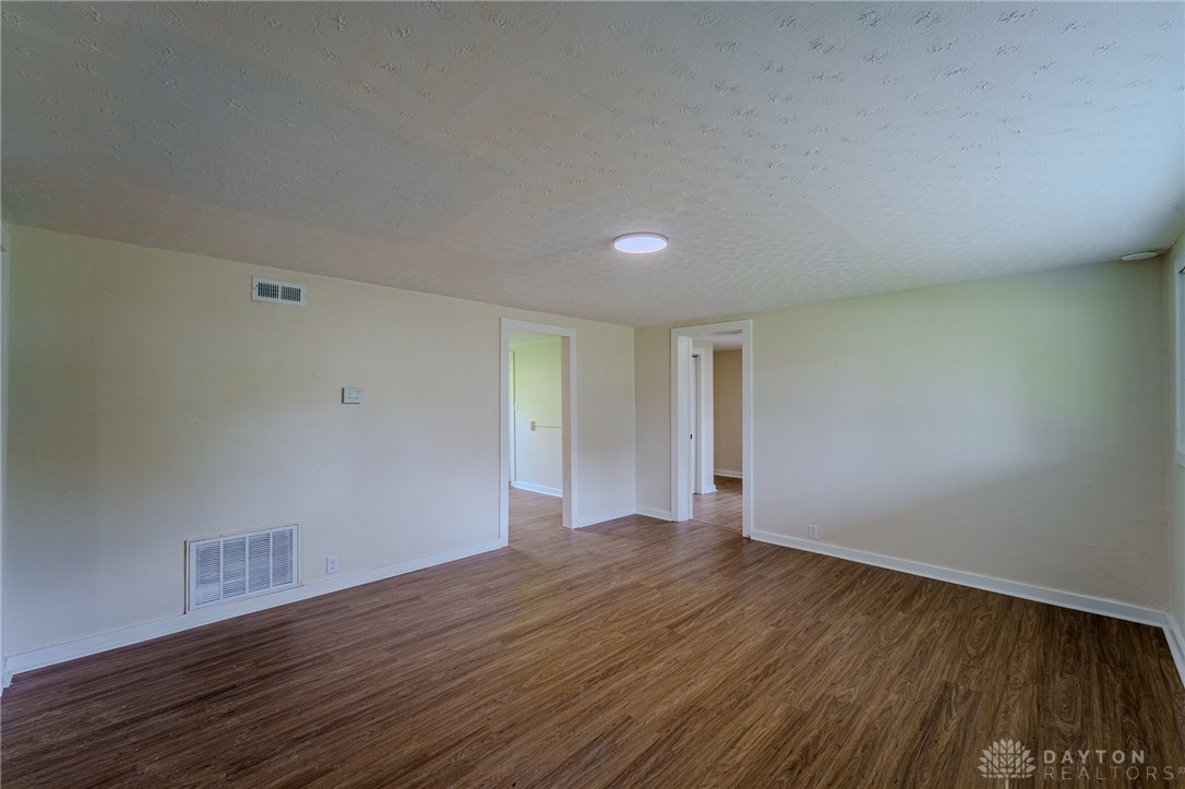 330 St Paul Avenue Springfield, OH 45504 - Photo 8 of 33
