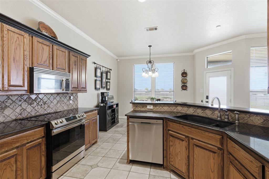 165 Canyon Drive Decatur, TX 76234 - Photo 11 of 37