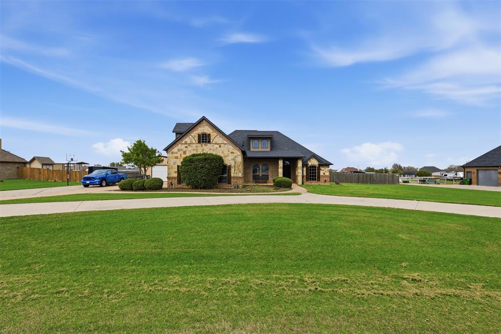 165 Canyon Drive Decatur, TX 76234 - Photo 3 of 37