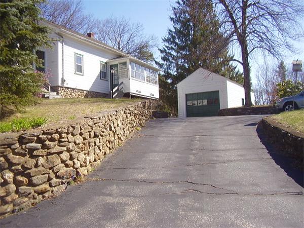 72 Arnold Road Sturbridge, MA 01518 - Photo 5 of 30