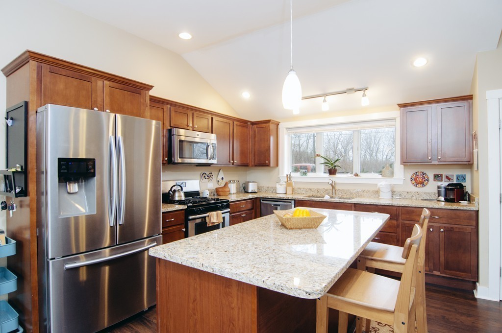 37 Jeffrey's Neck Road Ipswich, MA 01938 - Photo 4 of 24 Gallery Image 4