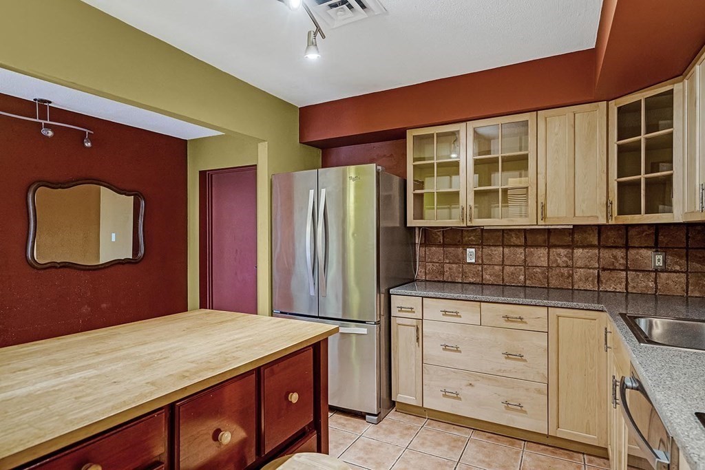 405 Langley Road, Unit 2B Newton, MA 02459 - Photo 12 of 17