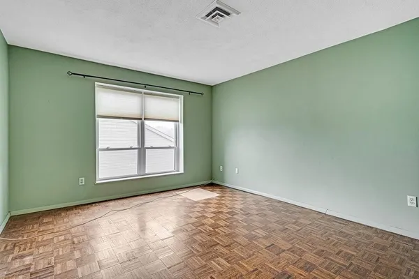 $3,300 | 405 Langley Road, Unit 2B, Newton, MA 02459