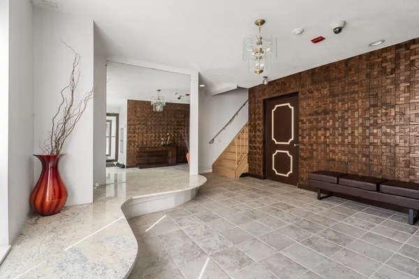 $3,300 | 405 Langley Road, Unit 2B, Newton, MA 02459