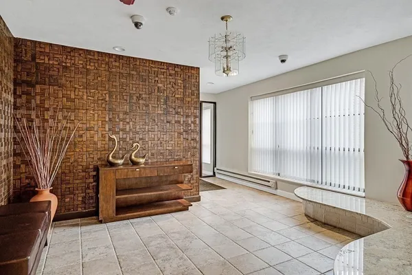 $3,300 | 405 Langley Road, Unit 2B, Newton, MA 02459