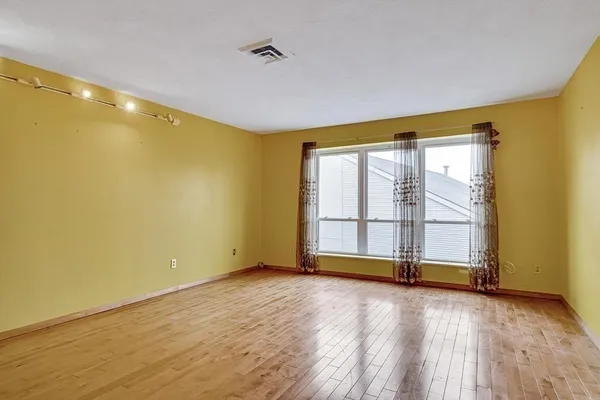 $3,300 | 405 Langley Road, Unit 2B, Newton, MA 02459