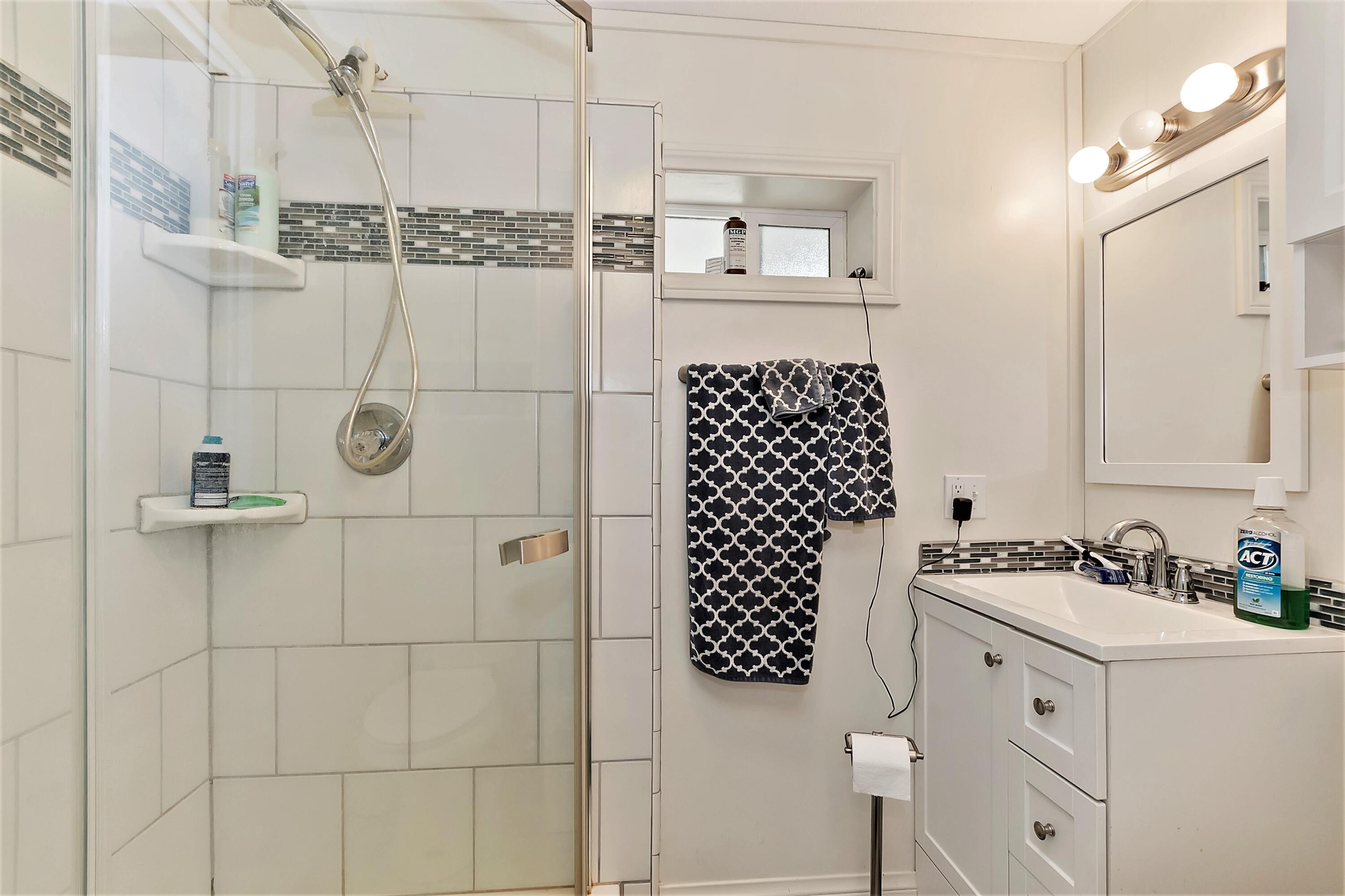 74711 Dillon Road, Unit 331 Desert Hot Springs, CA 92241 - Photo 28 of 53 a bathroom with a shower
