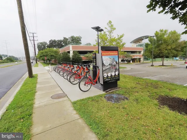 $2,500 | 4500 South Four Mile Run Drive, Unit 220, Arlington, VA 22204